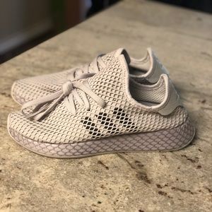 Women’s adidas deerupt runner size 7
